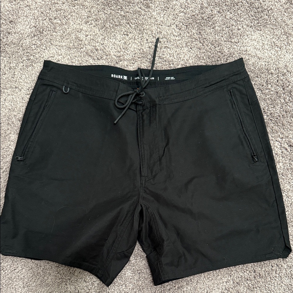 Roark Layover Traveler Black Shorts - 36